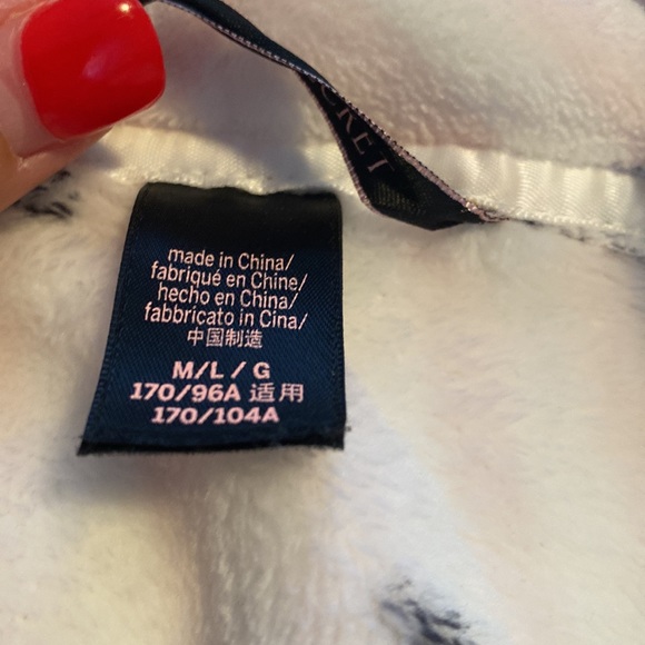Victoria’s Secret Sweet Dreams Robe - Picture 5 of 5